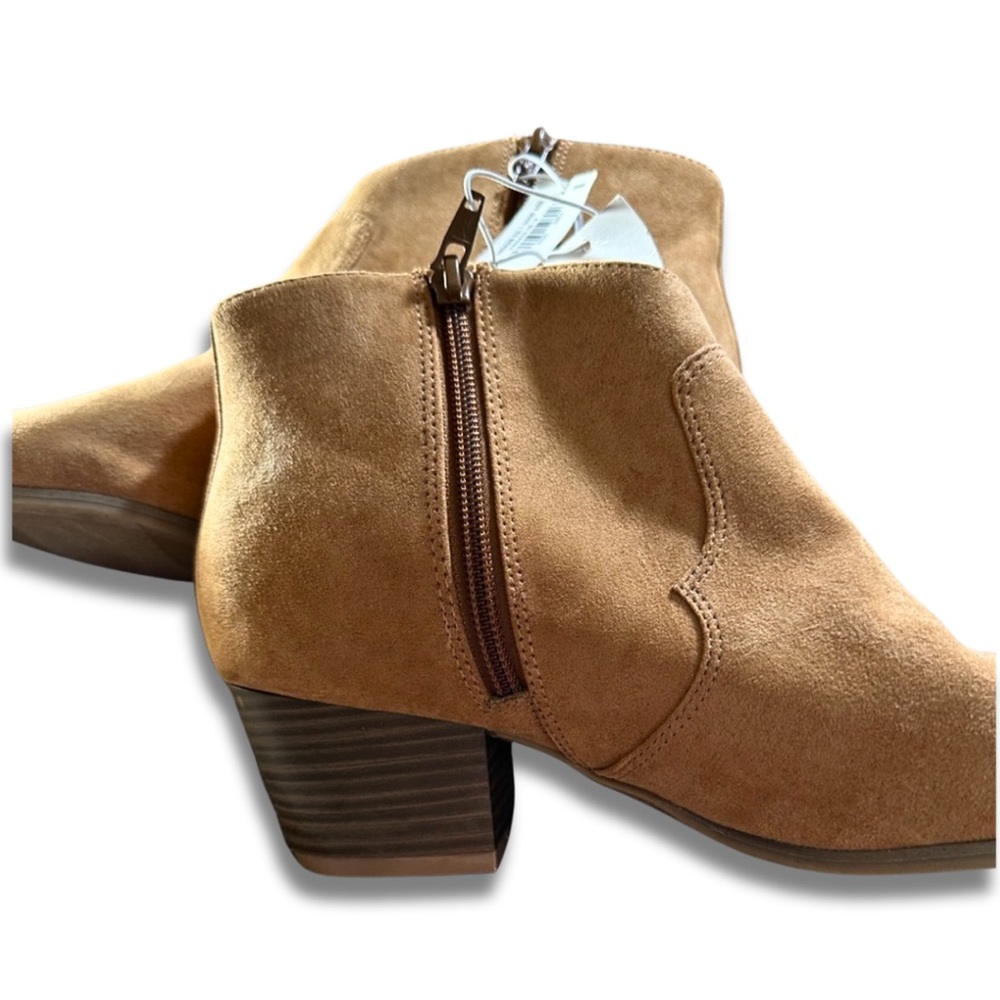 Old Navy Western Style Brown Stacked Heel Suede Booties Women’s Size 8